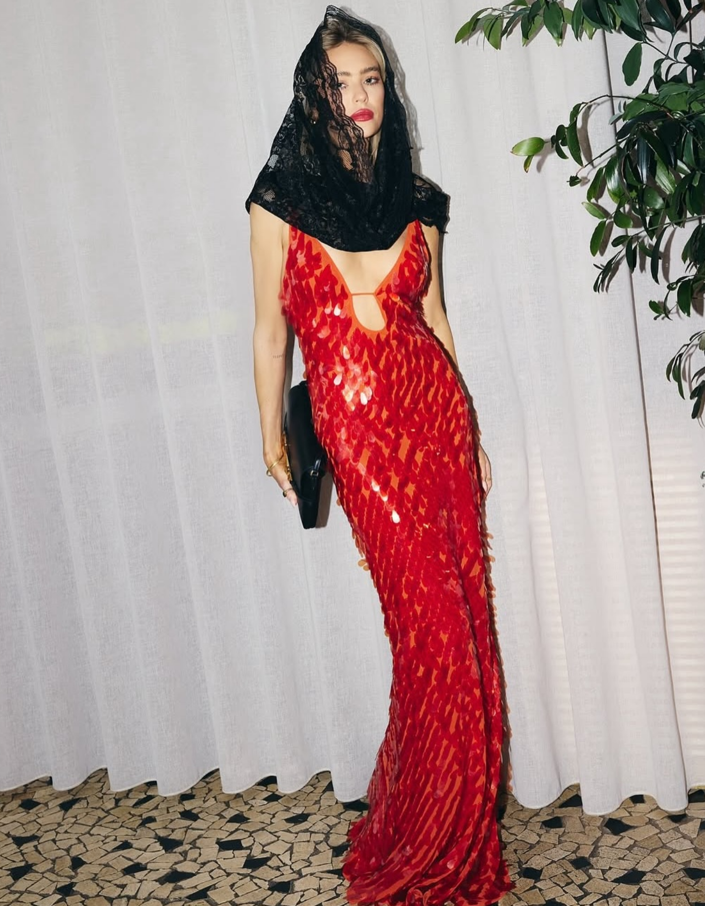 Lucerine – Sequin shimmer – Plunge backless gown-10174863147335-Ivory Ombre