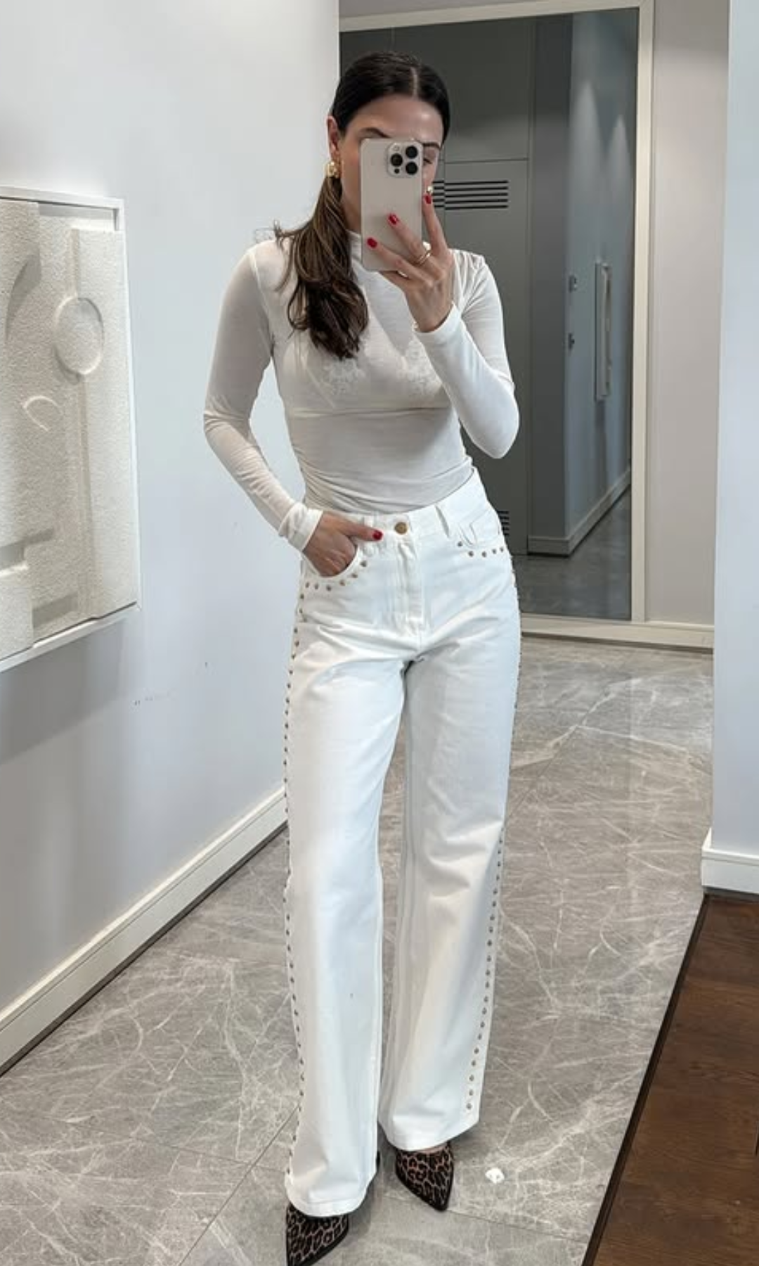 Valdenza – Gold stud trim – Straight leg jeans-10174848172359-Ivory Ombre