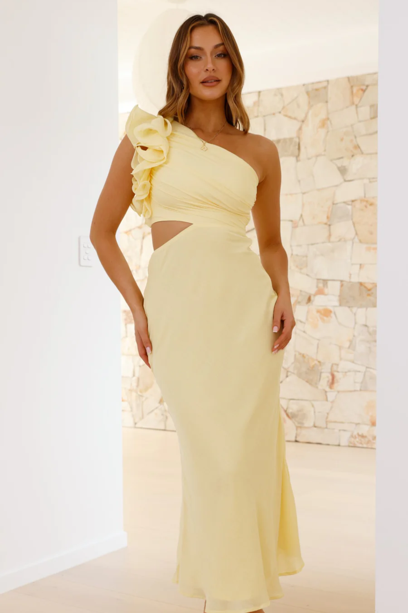 Amarilune – Ruffled shoulder – One-shoulder midi dress-10174857806151-Ivory Ombre