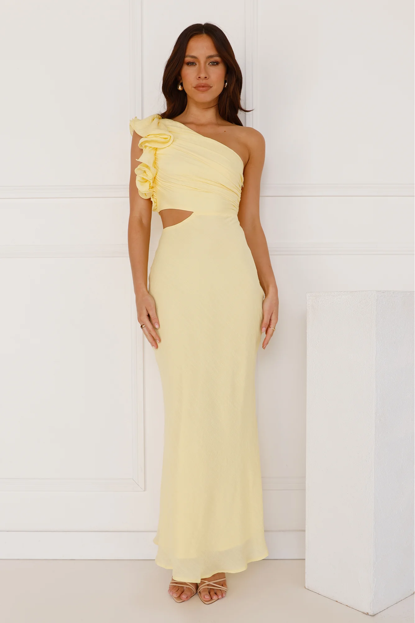 Amarilune – Ruffled shoulder – One-shoulder midi dress-10174857806151-Ivory Ombre