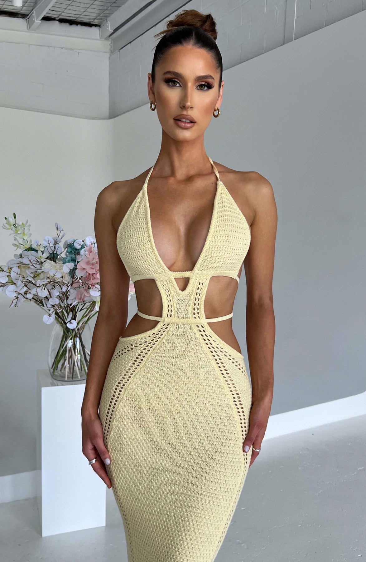 Amarosa – Cutout crochet elegance – Halter maxi dress-10182455591239-Ivory Ombre