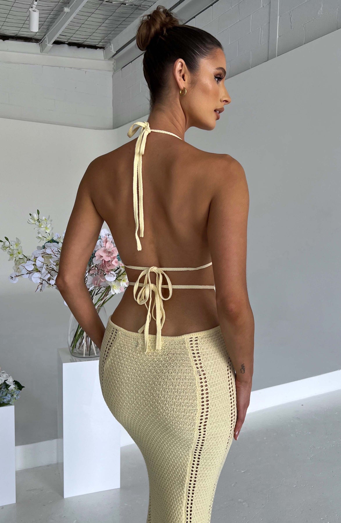 Amarosa – Cutout crochet elegance – Halter maxi dress-10182455591239-Ivory Ombre