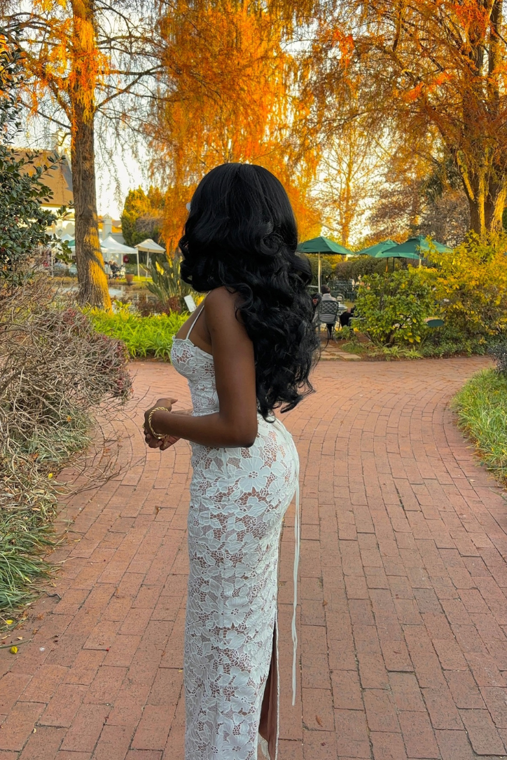 Avrielle – Scalloped lace – Bodycon maxi dress-10174867603783-Ivory Ombre