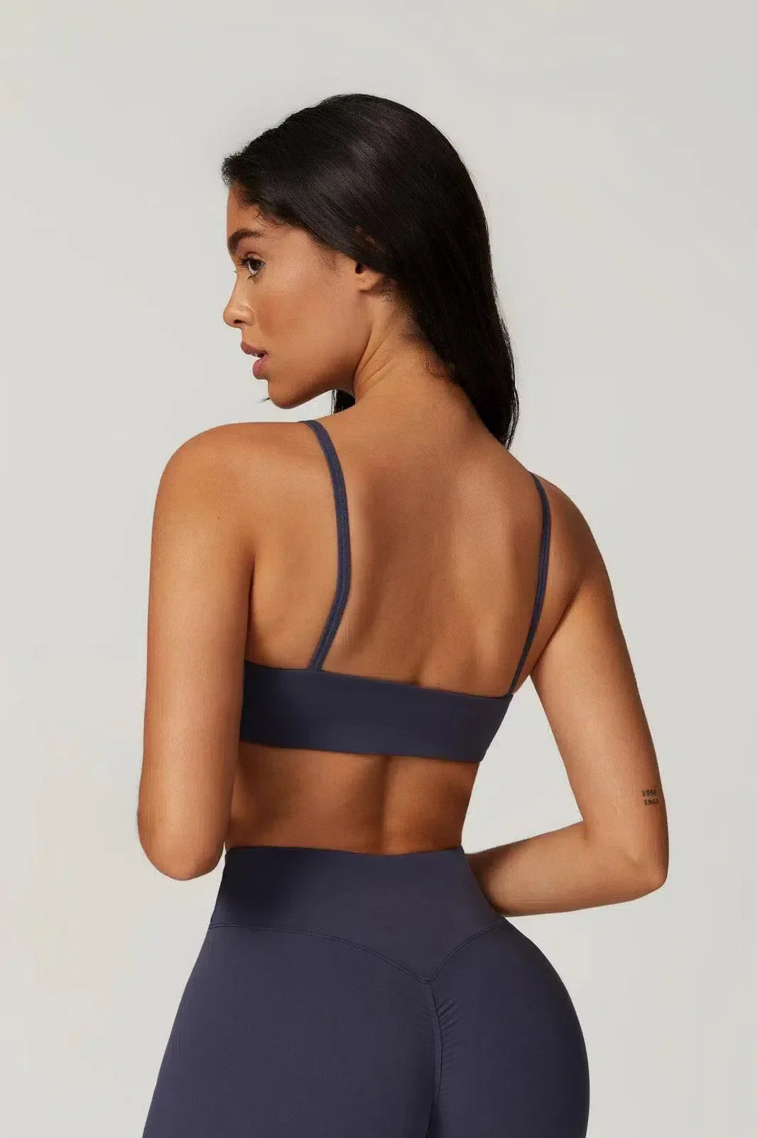 Idalia – V-waist design – Sports bra & shorts set-15138003026304-Santi Vento Atelier