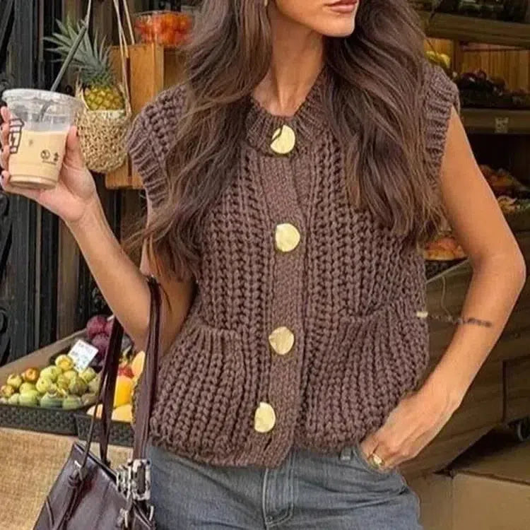 Leonelle – Button detailing – Sweater vest-10174842896711-Ivory Ombre