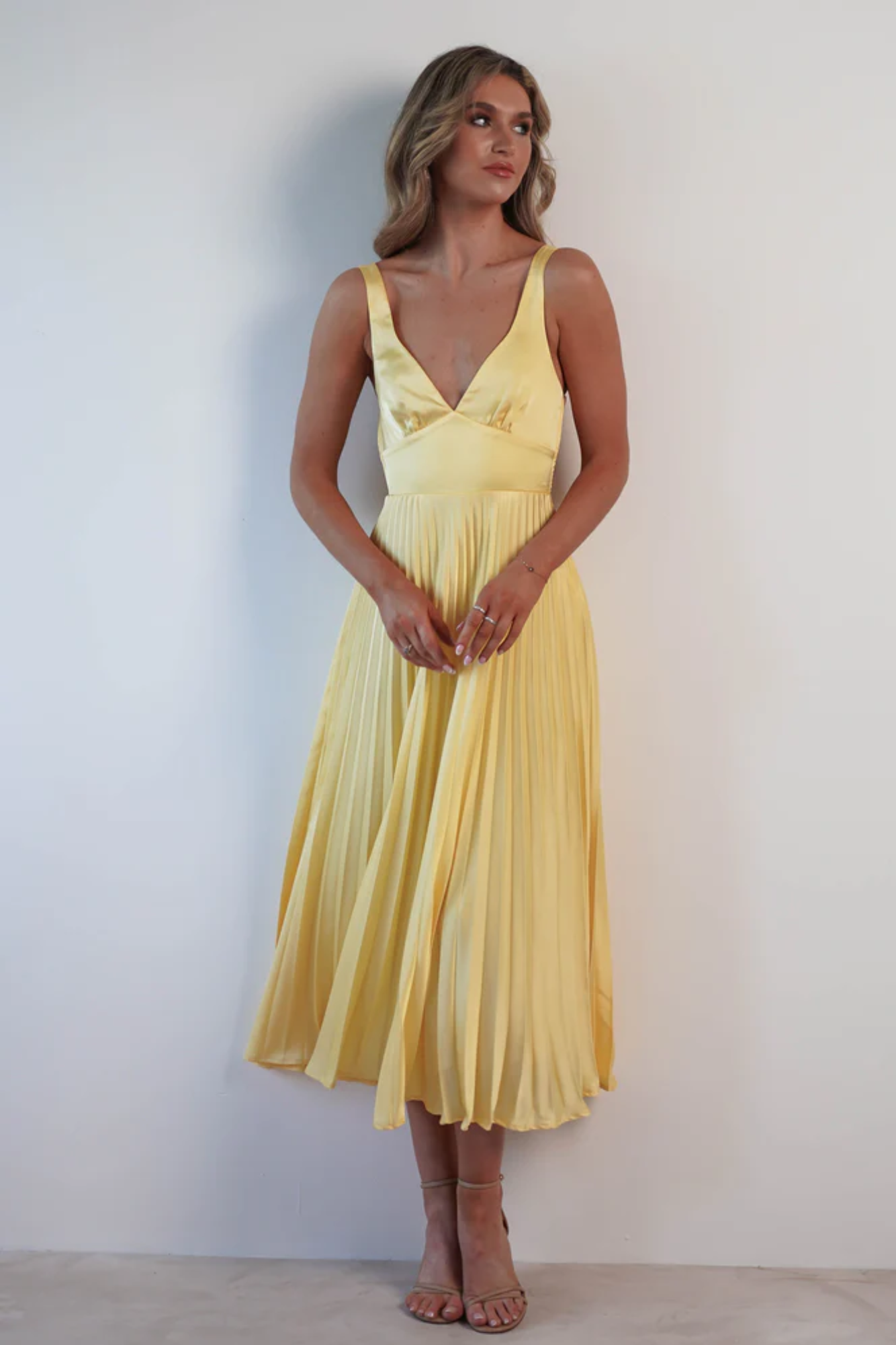 Solarique – Pleated flow – Sleeveless midi dress-10174857773383-Ivory Ombre