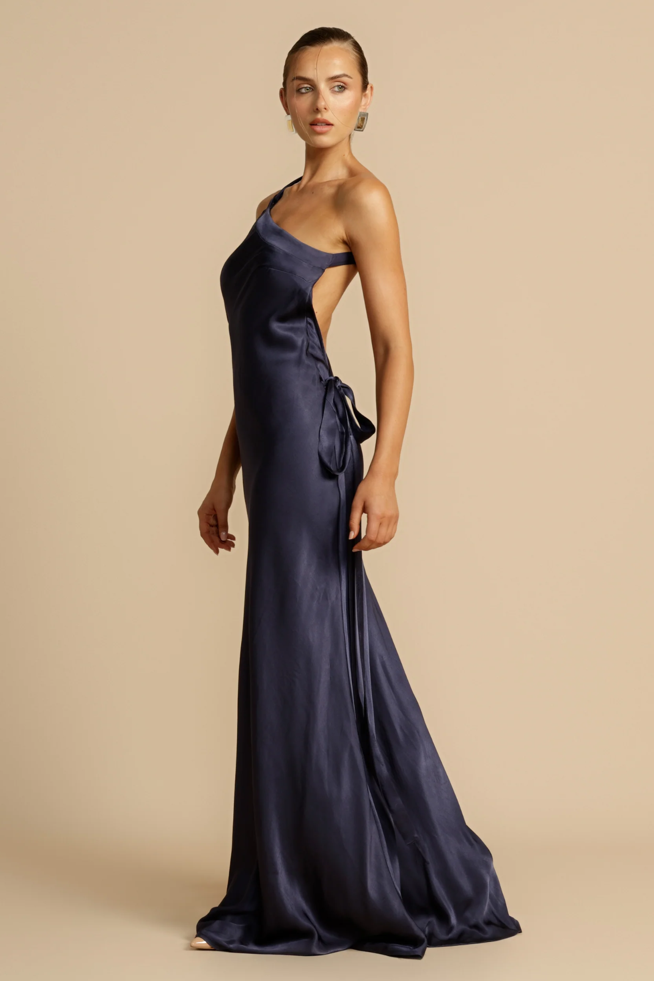 Solellisse – Satin finish – One-shoulder gown-10174857904455-Ivory Ombre